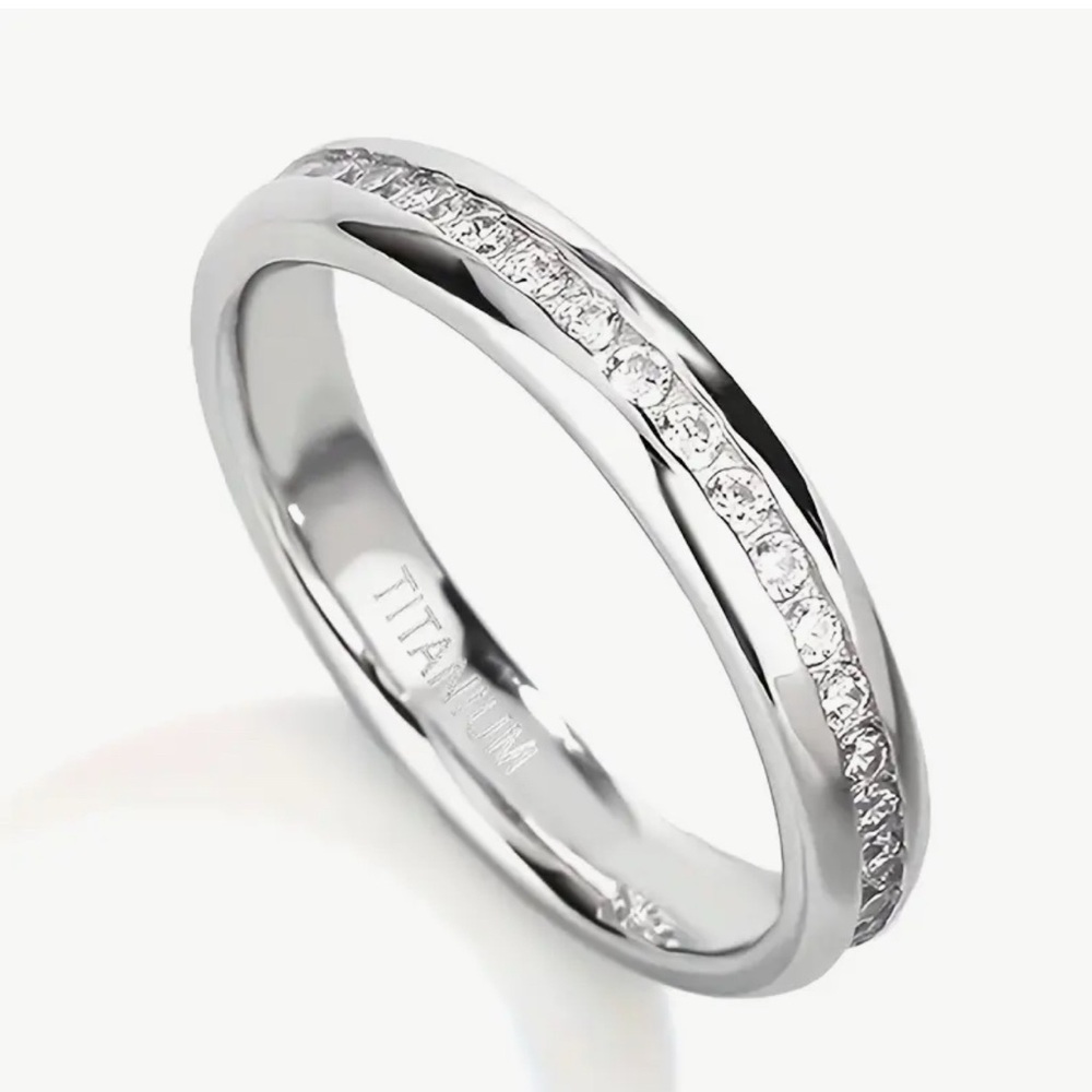 NEW Elegant Silver Titanium Band with Crystal Accents